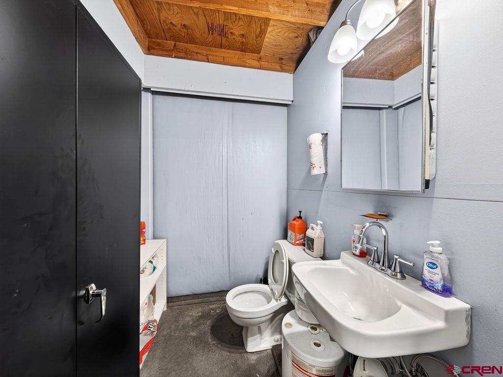 2101 S Broadway Property Photo 25