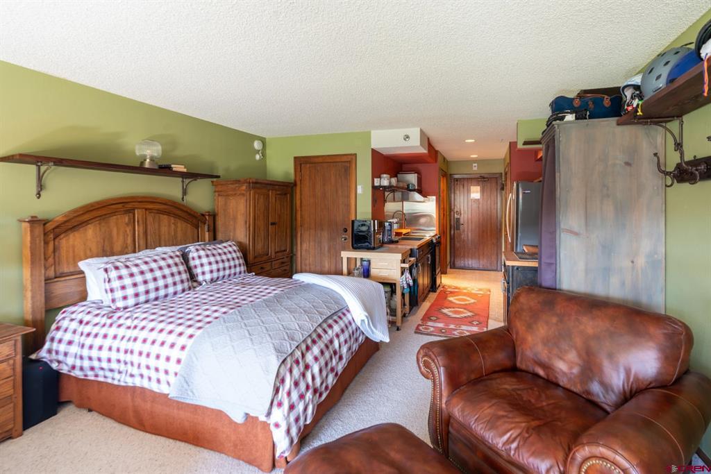 314 N Tamarron Drive Property Photo 1