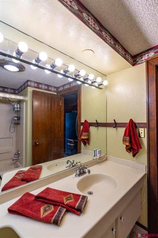314 N Tamarron Drive Property Photo 11