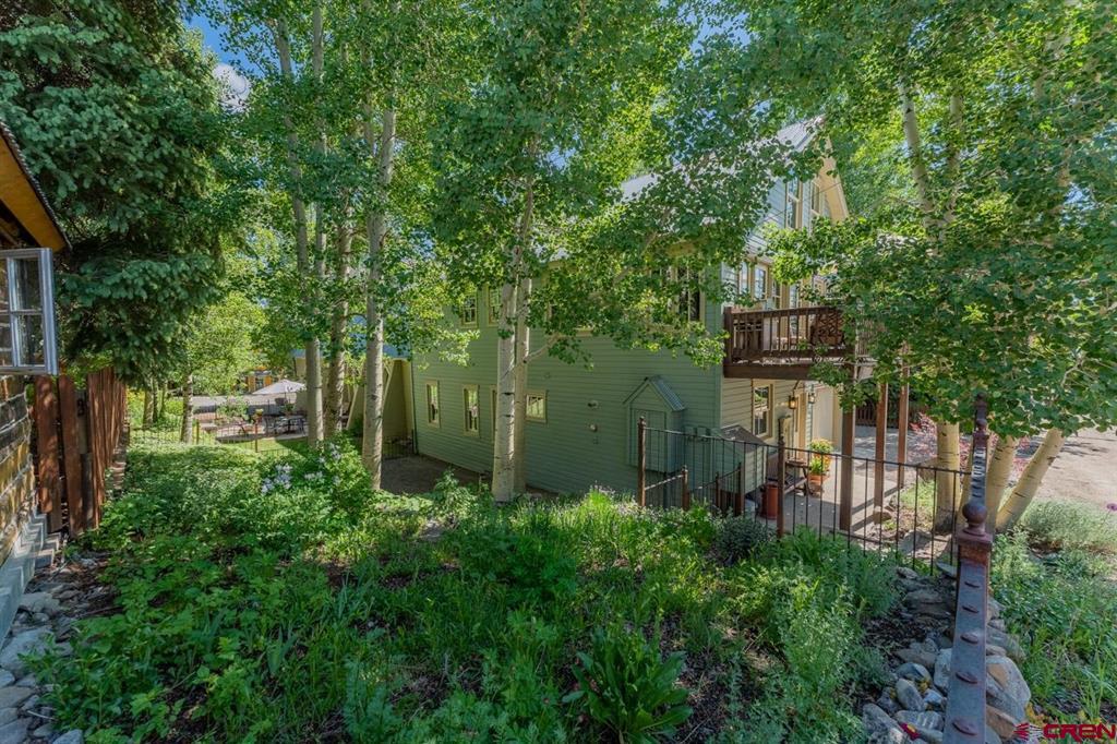 108 Maroon Avenue Property Photo 24