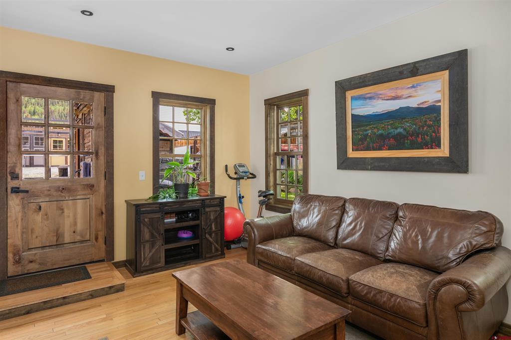 320 Whiterock Avenue Property Photo 22