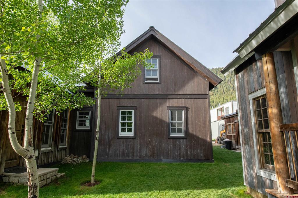 320 Whiterock Avenue Property Photo 33