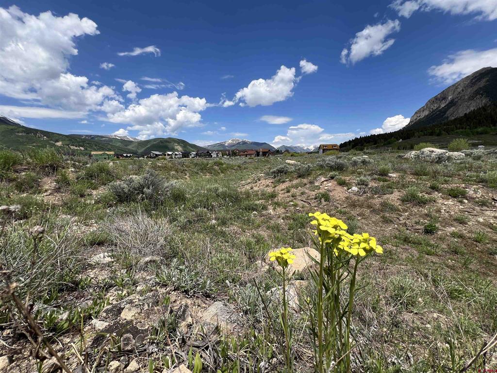 379 S Avion Drive Property Photo 8