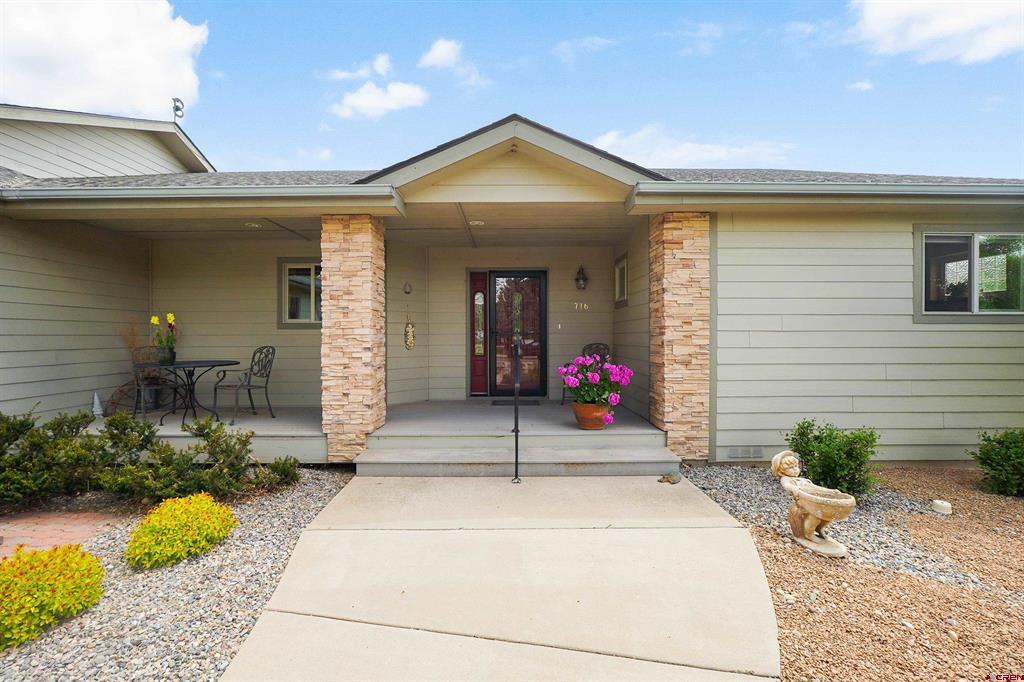 716 Lupine Drive Property Photo 1