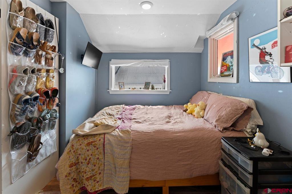 327 Elk Avenue Property Photo 18