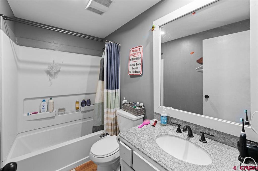327 Elk Avenue Property Photo 22
