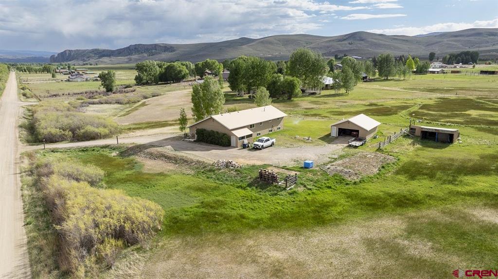593 Chekwa Trail Property Photo 4