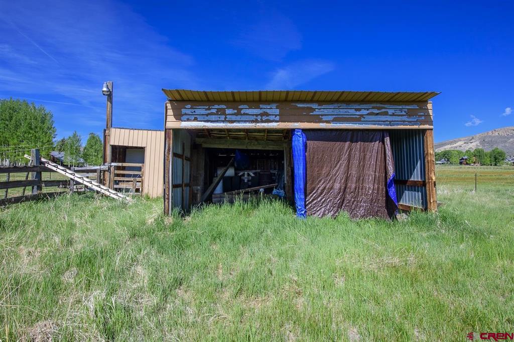 593 Chekwa Trail Property Photo 11