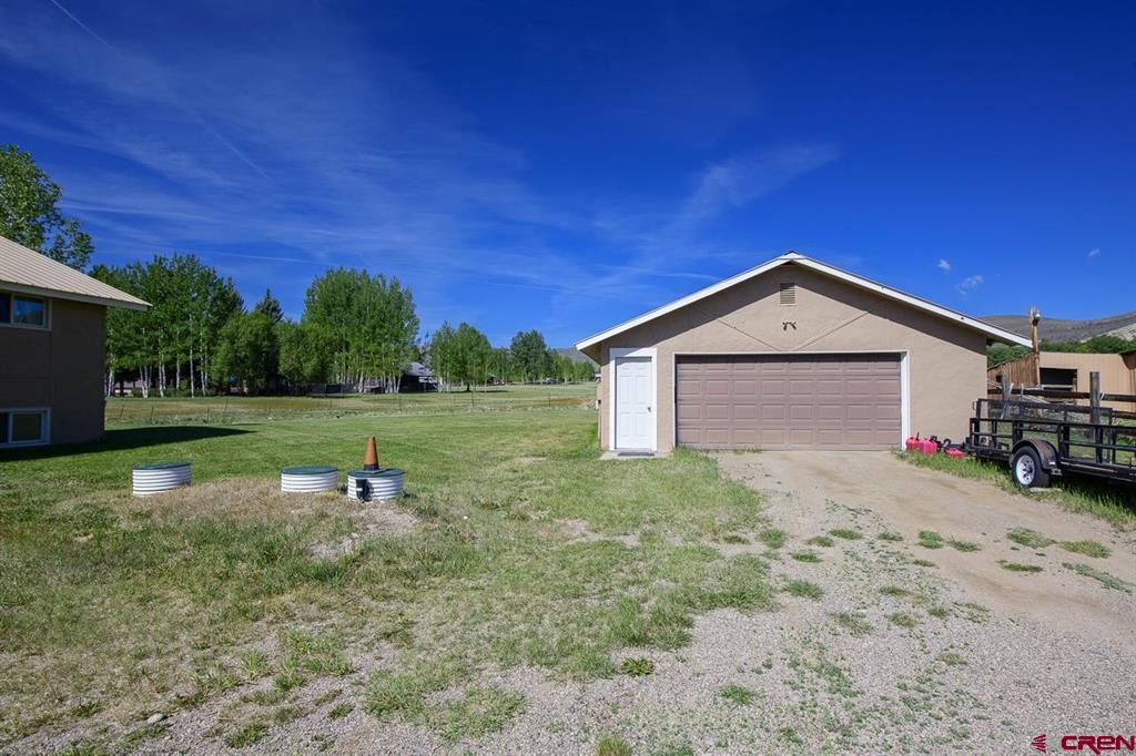 593 Chekwa Trail Property Photo 12