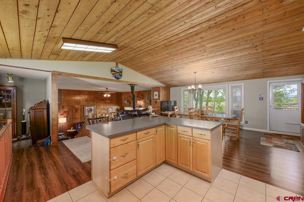 593 Chekwa Trail Property Photo 17