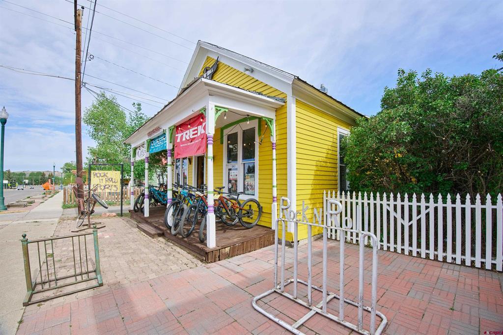 608 W Tomichi Avenue Property Photo 4