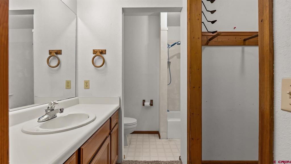 715 Ivanhoe Way Property Photo 20