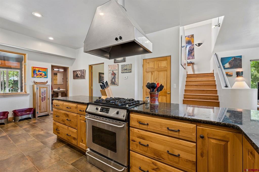 345 Skyline Drive Property Photo 12