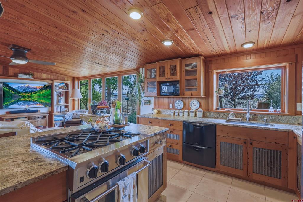 966 County Rd 977 Property Photo 11