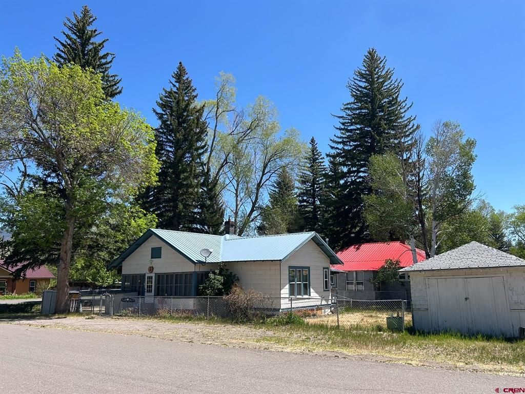 400 7th Street Property Photo 1