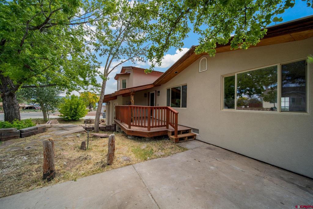 2011 Rolling Road Property Photo 2