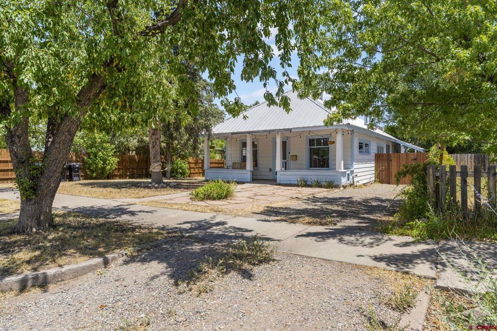 146 E 4th Avenue Property Photo 1
