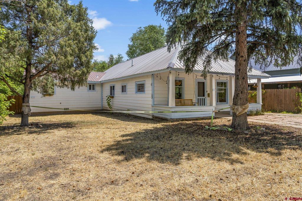 146 E 4th Avenue Property Photo 3