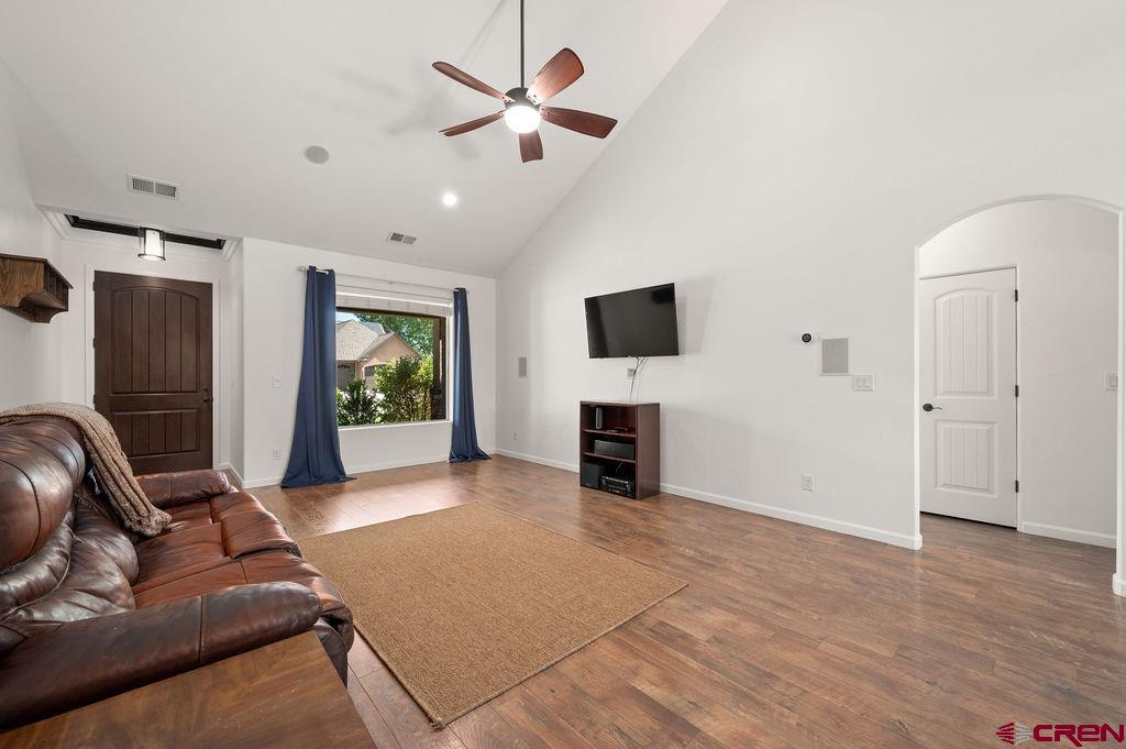 1616 Powis Lane Property Photo 4