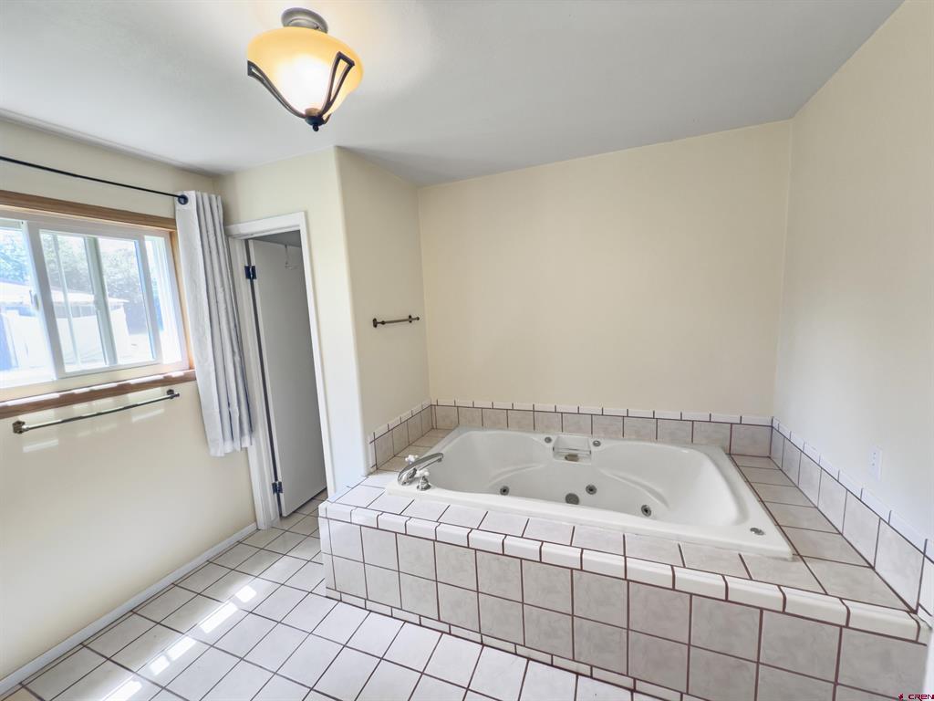 17018 Shavano Valley Road Property Photo 13