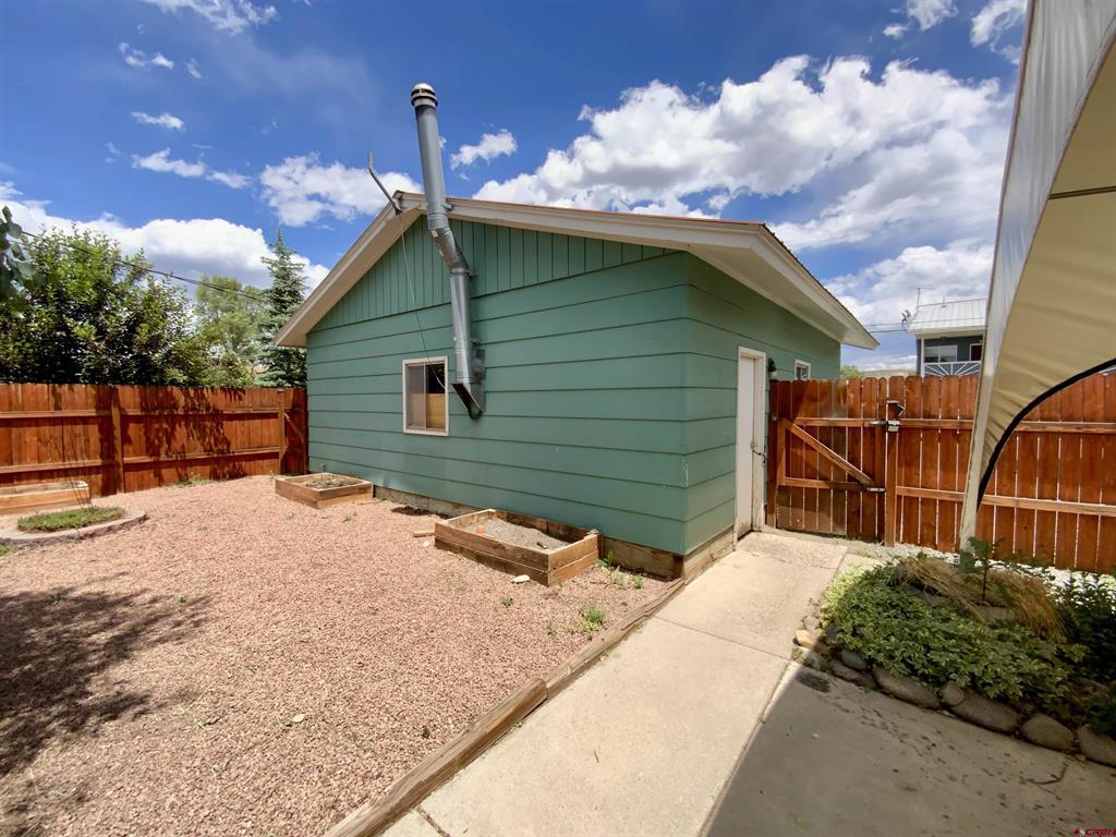 718 N Pine Street Property Photo 6