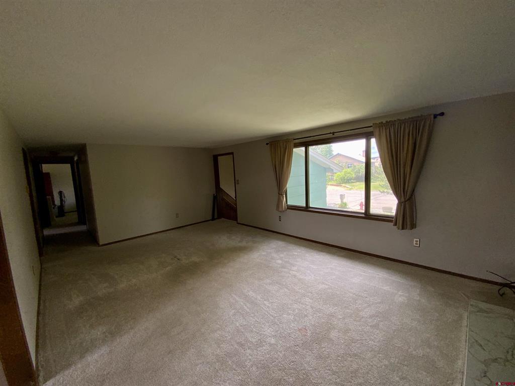 718 N Pine Street Property Photo 12