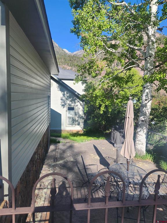 335 4th Street Property Photo 4