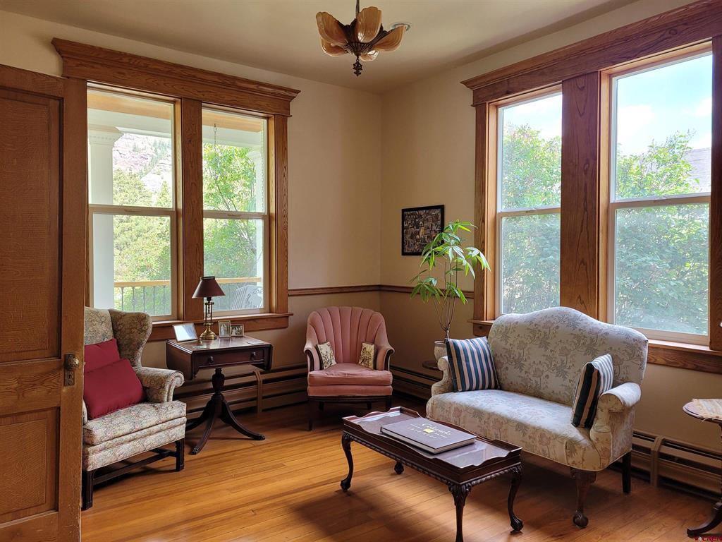 335 4th Street Property Photo 8