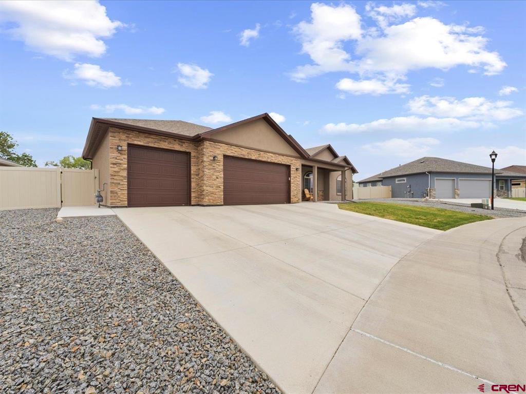 2623 Alcott Circle Property Photo 3