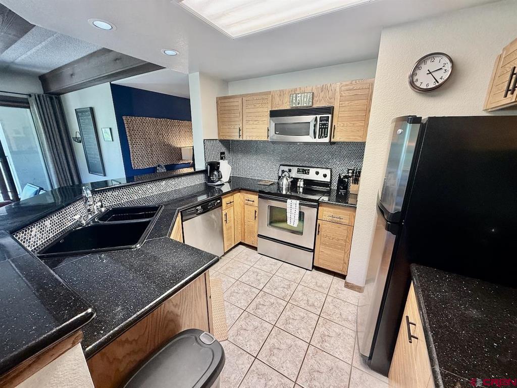 11 Snowmass Road Property Photo 9