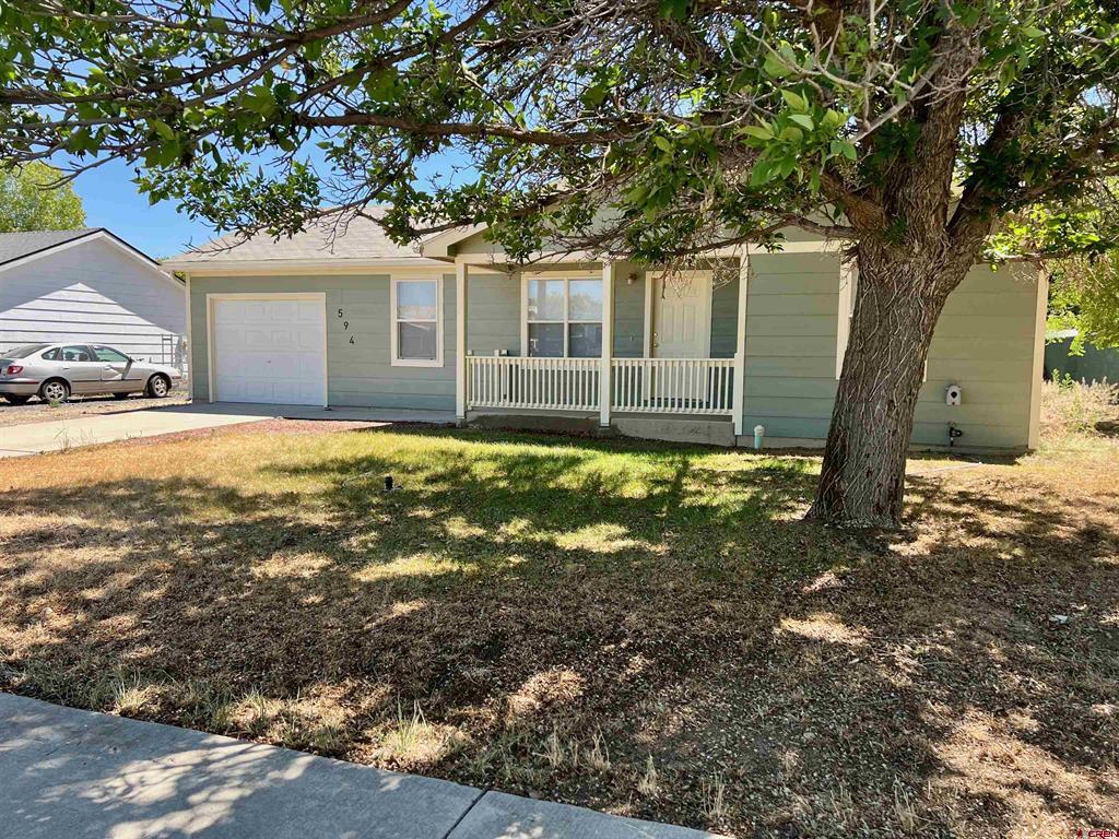 594 W Apple Drive Property Photo 1