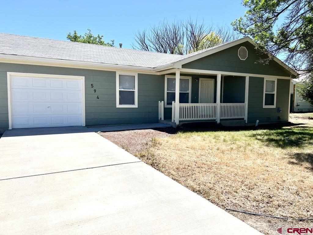 594 W Apple Drive Property Photo 2