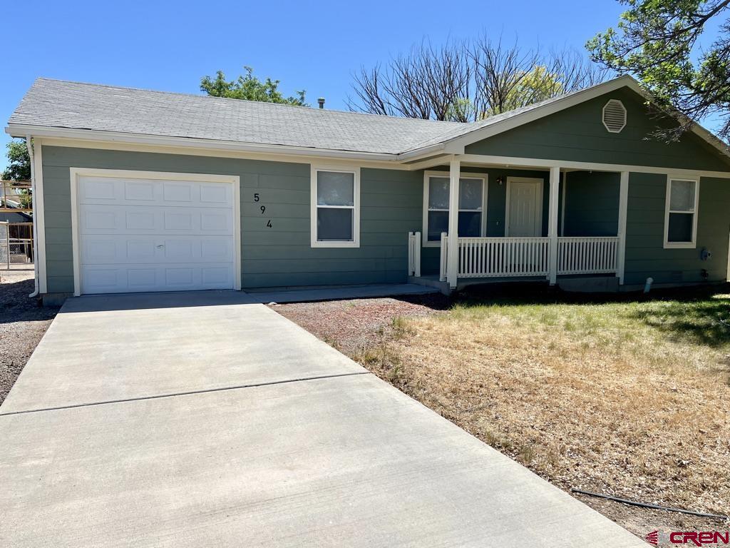 594 W Apple Drive Property Photo 3
