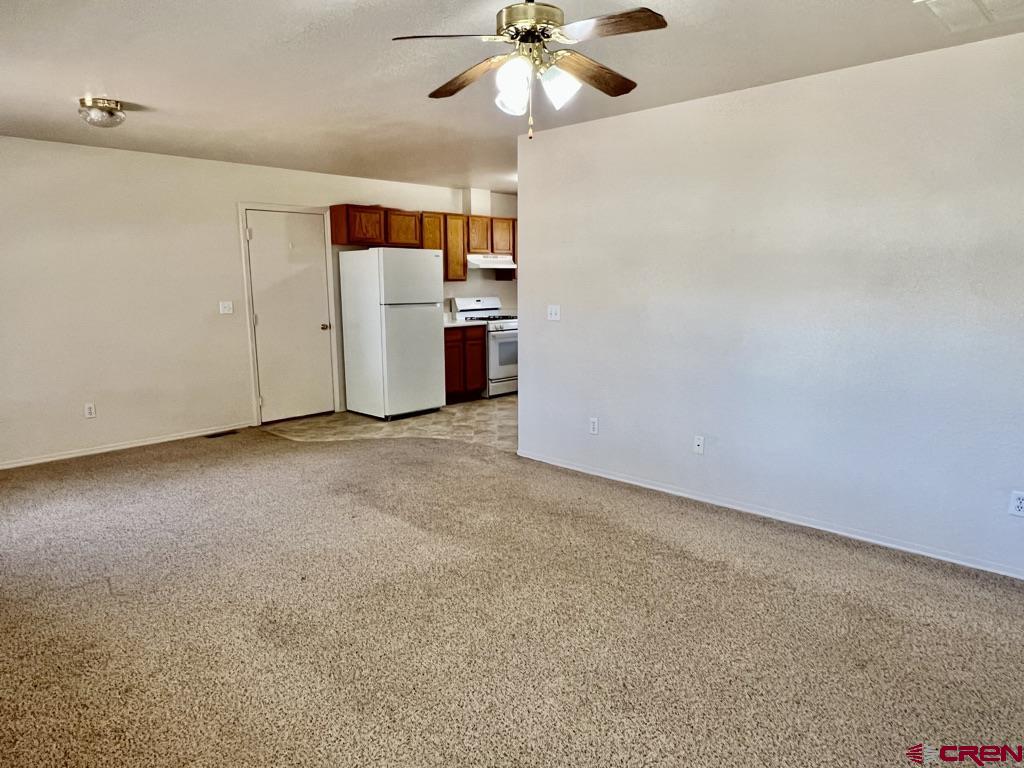 594 W Apple Drive Property Photo 6