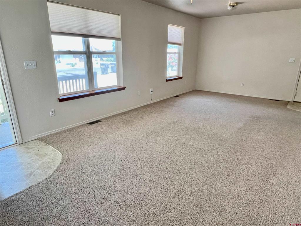 594 W Apple Drive Property Photo 8