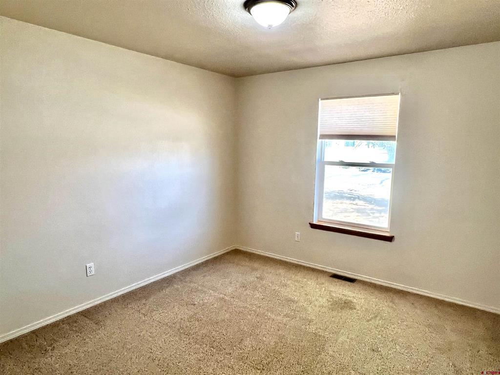 594 W Apple Drive Property Photo 11