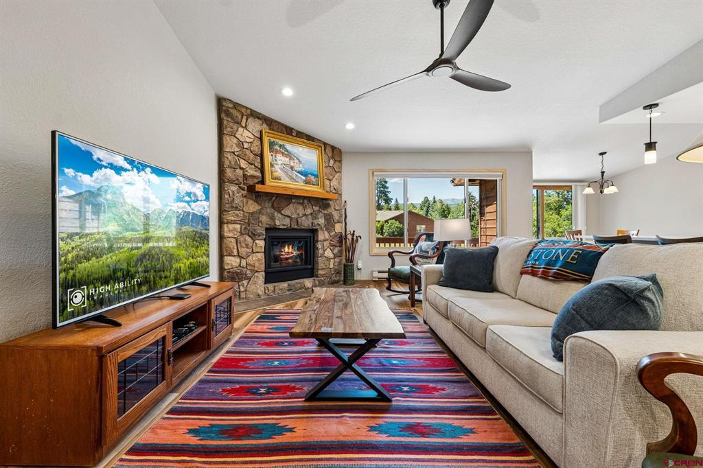325 Pine Ridge Loop Property Photo 4