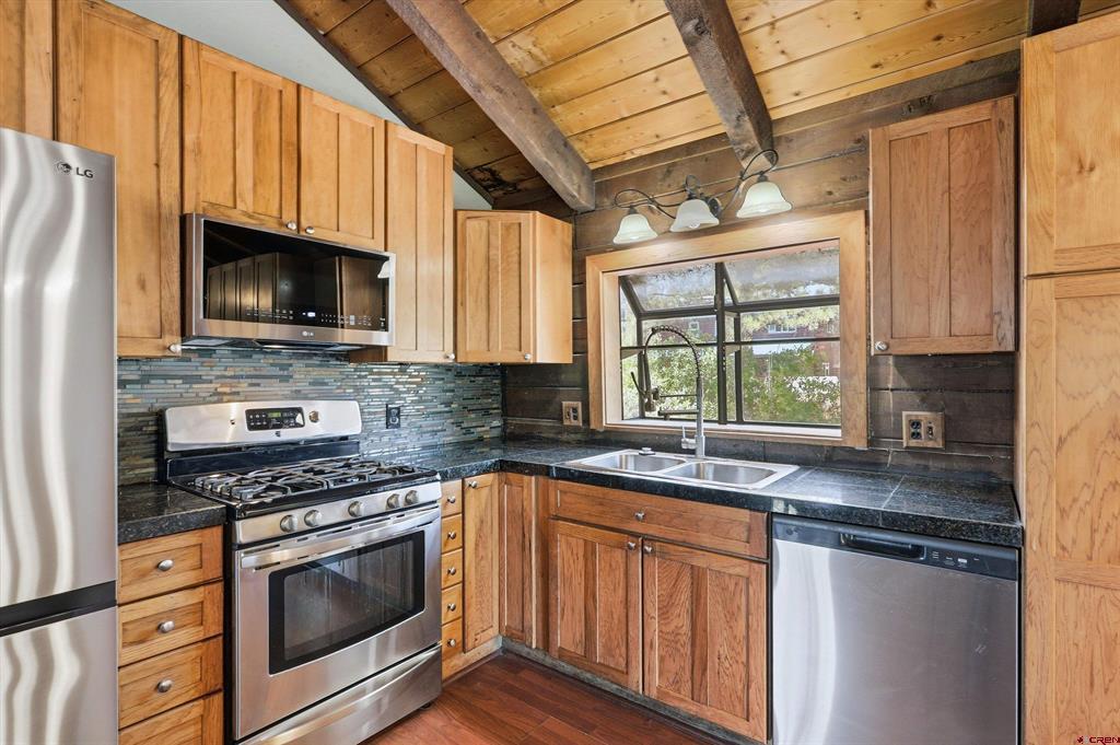 168 Dayspring Place Property Photo 8