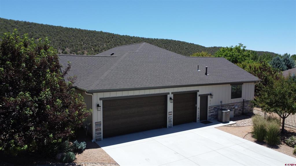 875 Se Pinyon Street Property Photo 7