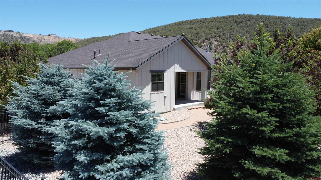 875 Se Pinyon Street Property Photo 8