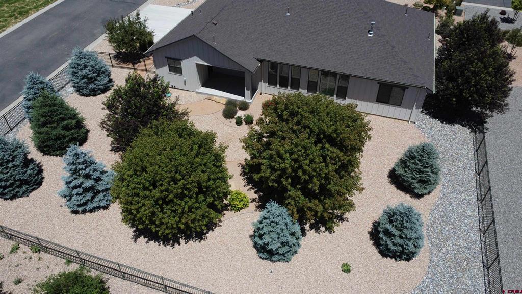 875 Se Pinyon Street Property Photo 9
