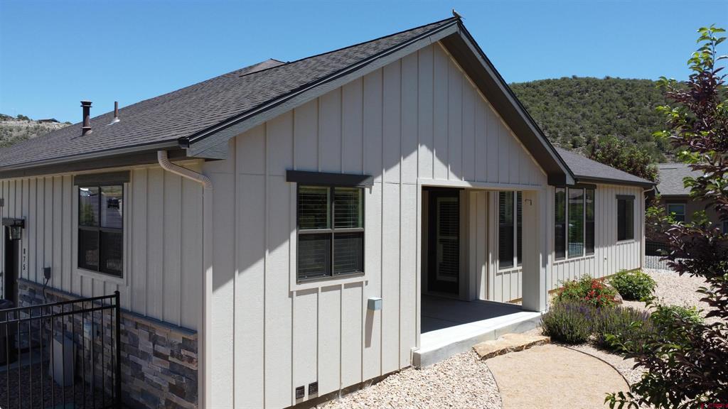 875 Se Pinyon Street Property Photo 10