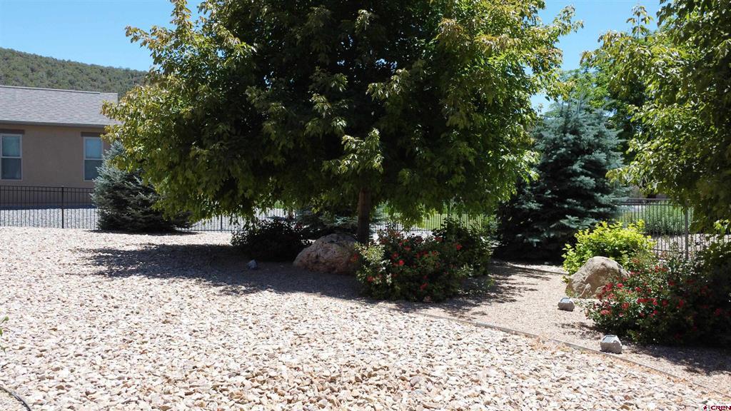 875 Se Pinyon Street Property Photo 14