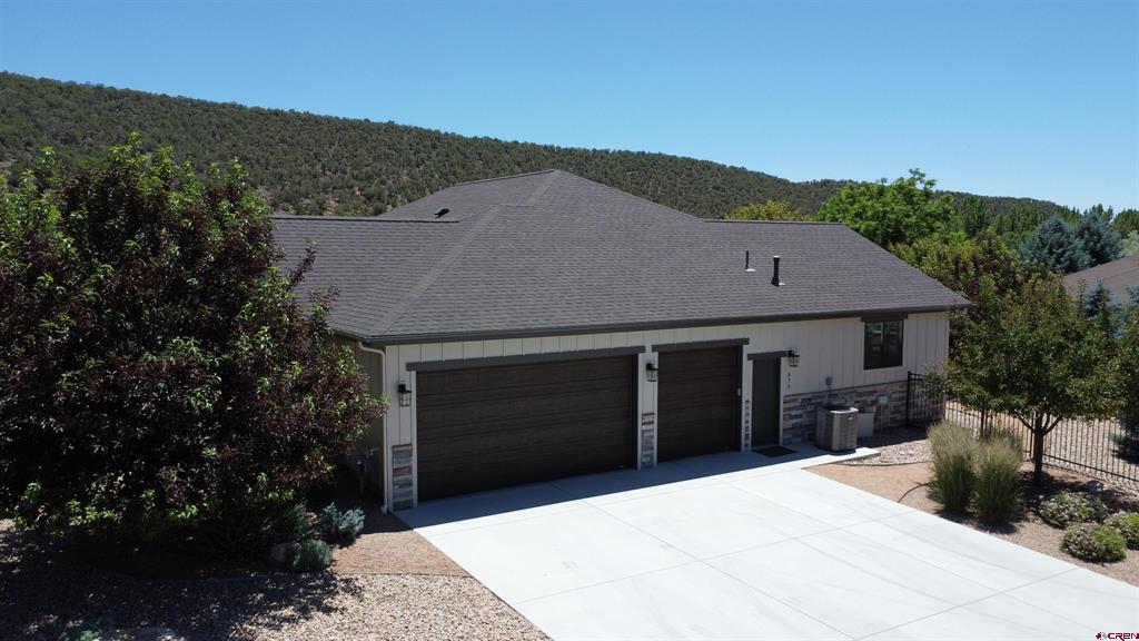 875 Se Pinyon Street Property Photo 18