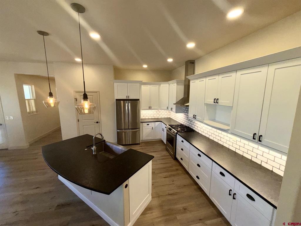 875 Se Pinyon Street Property Photo 25
