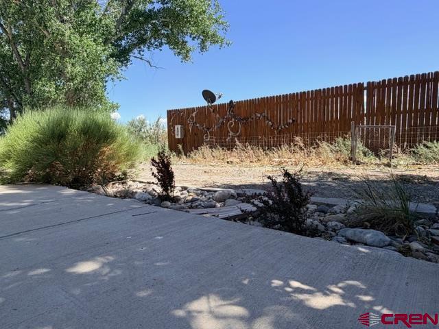 2150 2160 Mesa Drive Property Photo 30