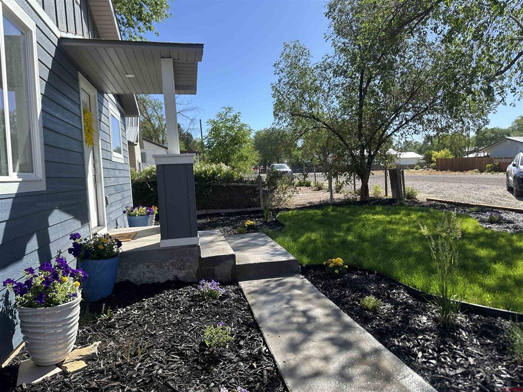 739 S 8th Street Property Photo 4