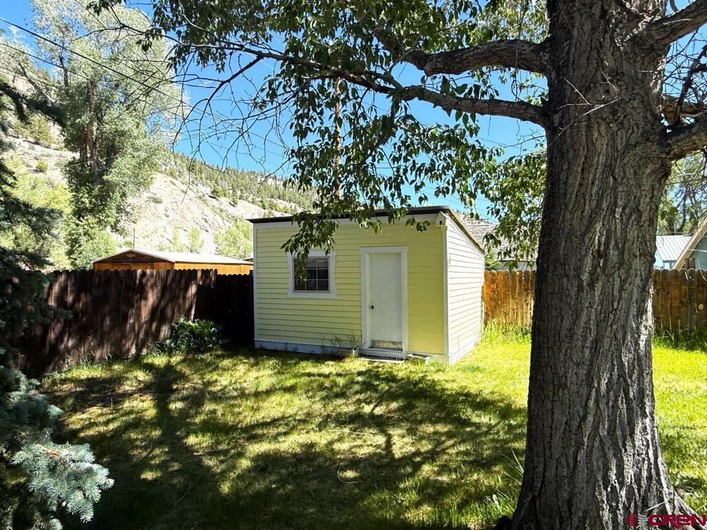 517 Silver Street Property Photo 11