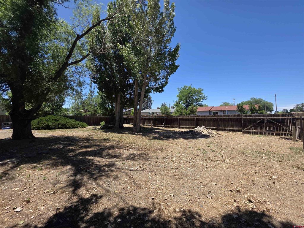 613 N Colorado Street Property Photo 24