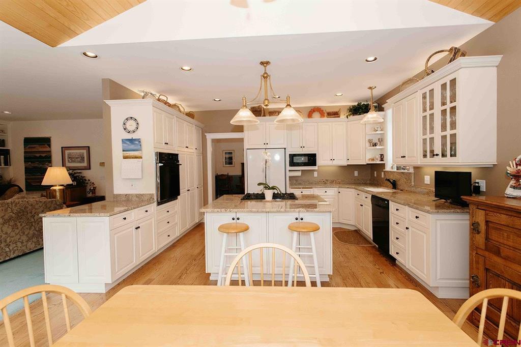 320 4th Street Property Photo 5